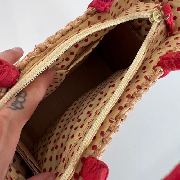 Vintage Strawberry Sequin Wicker Picnic Style Hand Bag - Picture 8 of 8